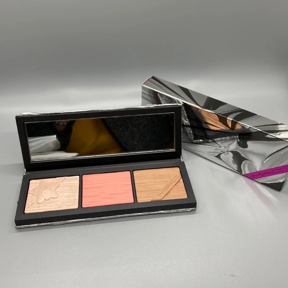 MAC Cosmetics Other - Mac shiny prety face compact fair